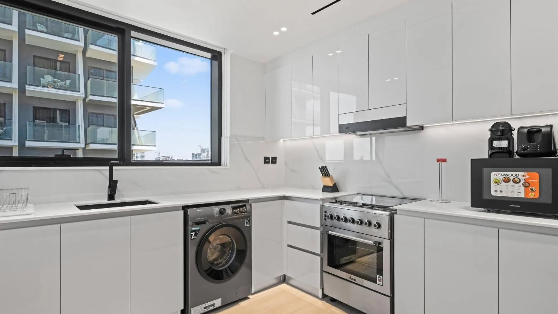 Daire Charming 2Bdr Stay In Binghatti Corner - Jvc Dubai